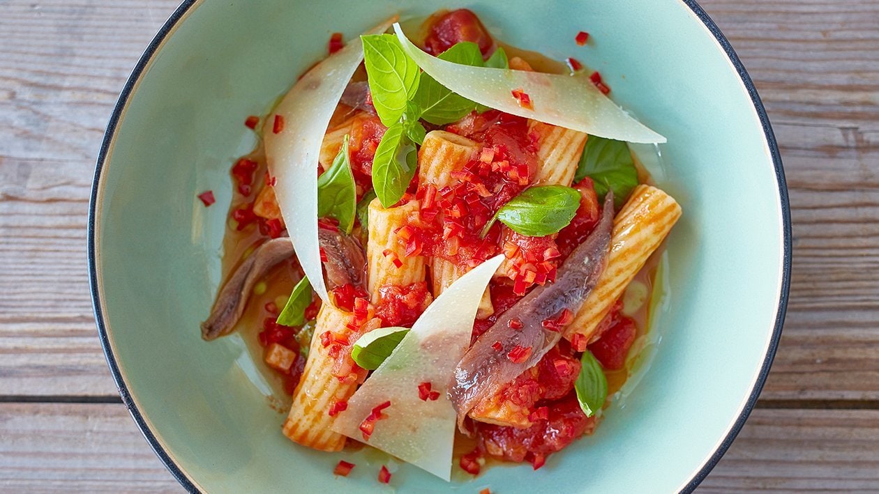 Pasta Arrabiata dengan Ikan Asin – - UFS