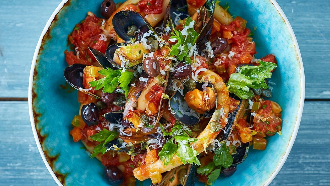 Pasta with Mussels, Tomato and Olives – - Recipe