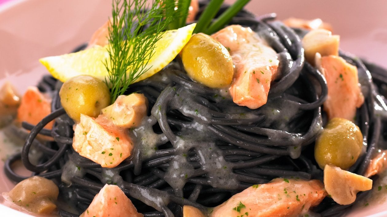 Spaghetti Hitam Salmon – - Resep