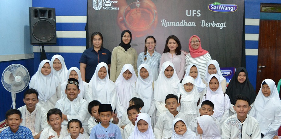 Sharing Blessings in Ramadhan to Orphans and the Poor