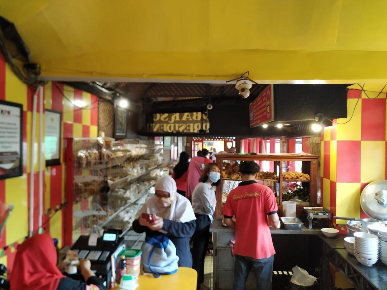 Suasana outlet Bakso President pusat Suasana outlet Bakso President pusat