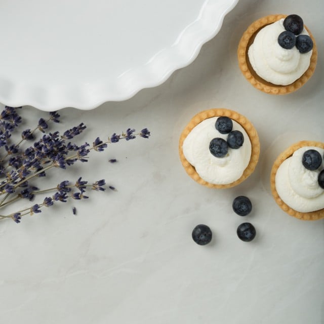 Ignite readers’ senses with tantalising food descriptions