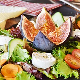 Combining vegetables with seasonal fruits Combining vegetables with seasonal fruits
