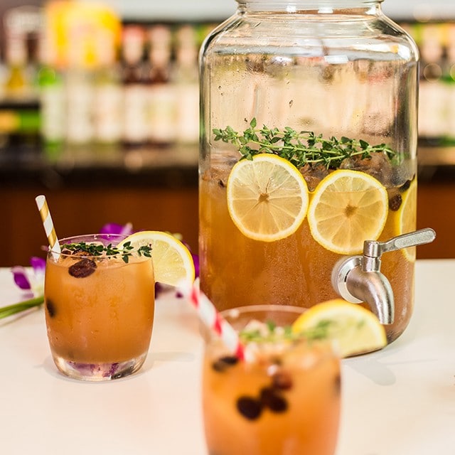 Indulge Customers with Green Tea and Jasmine Infusions