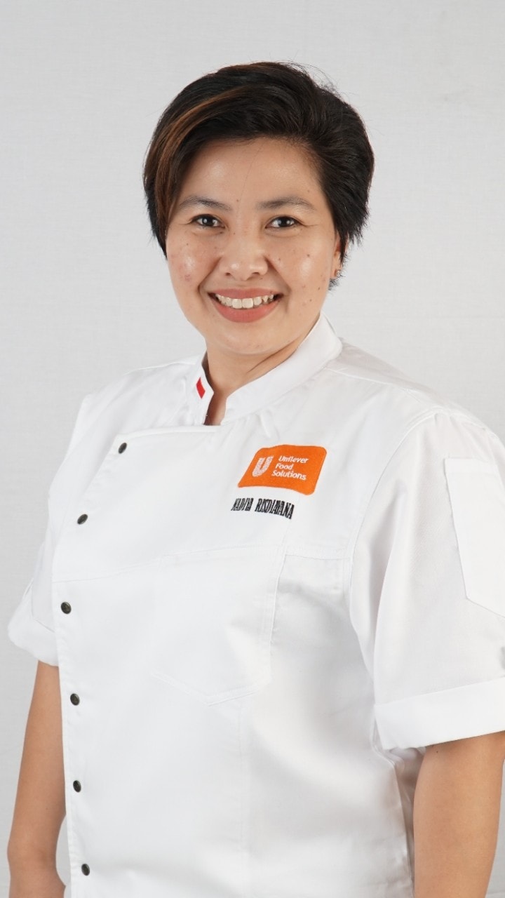 Nadya Risdiana Nadya Risdiana