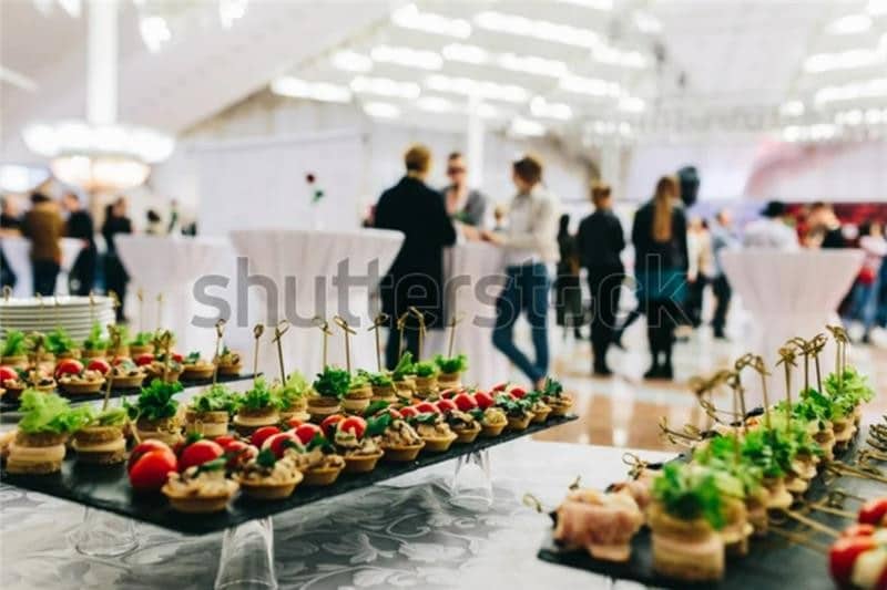 Hidangan finger food dalam suasana standing party. Hidangan finger food dalam suasana standing party.
