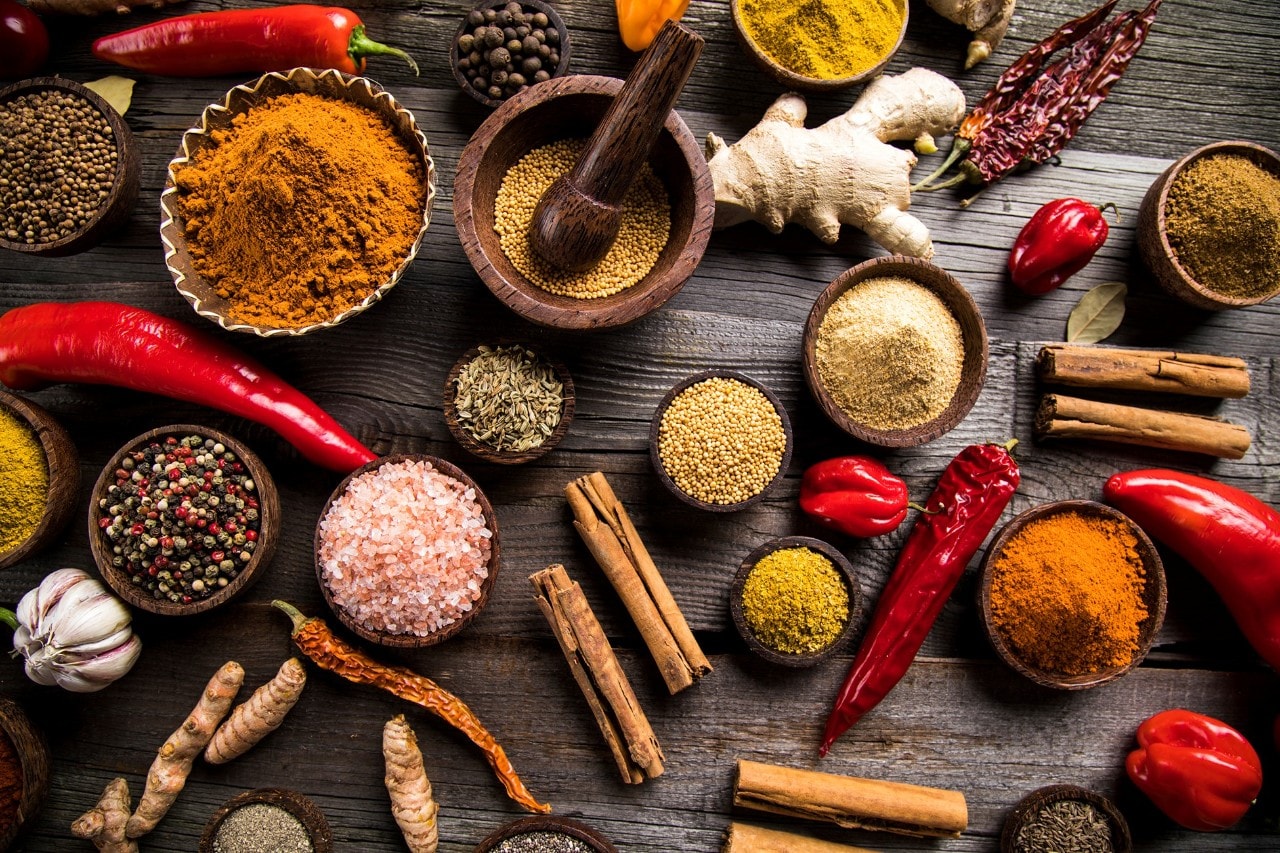 Berbagai bumbu dan rempah yang digunakan di dapur Nusantara. 