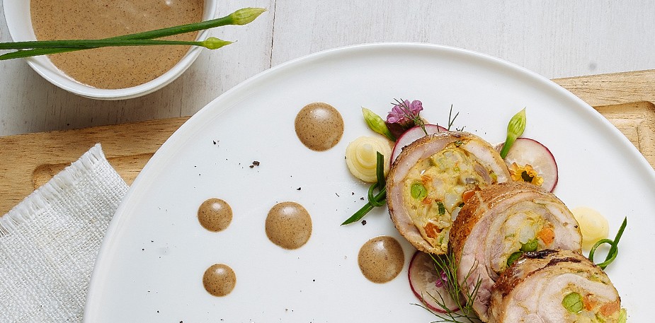 Deden Gumilar, Mengubah Makanan Lokal jadi Berkelas Global  