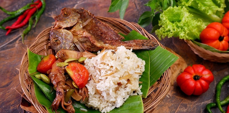 15 Pilihan Lauk Pendamping Menu Nasi Liwet yang Menggugah Selera  