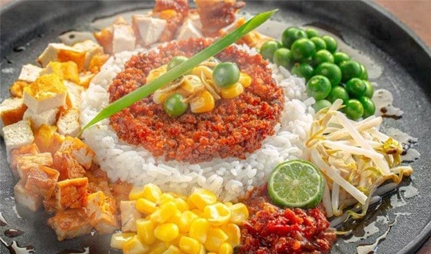Salad Buah Segar dengan Yogurt dan Madu Salad Buah Segar dengan Yogurt dan Madu