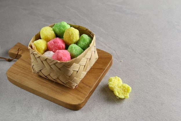 Geplak, makanan khas Jogja yang patut dilestarikan. Geplak, makanan khas Jogja yang patut dilestarikan.