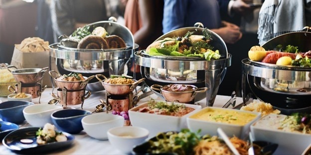 Menu prasmanan yang lezat dan menarik adalah salah satu kunci kesuksesan banquet service di restoran Anda Menu prasmanan yang lezat dan menarik adalah salah satu kunci kesuksesan banquet service di restoran Anda