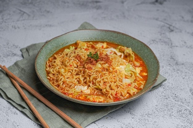 Mie Bangladesh, salah satu olahan mie instan yang viral. Mie Bangladesh, salah satu olahan mie instan yang viral.