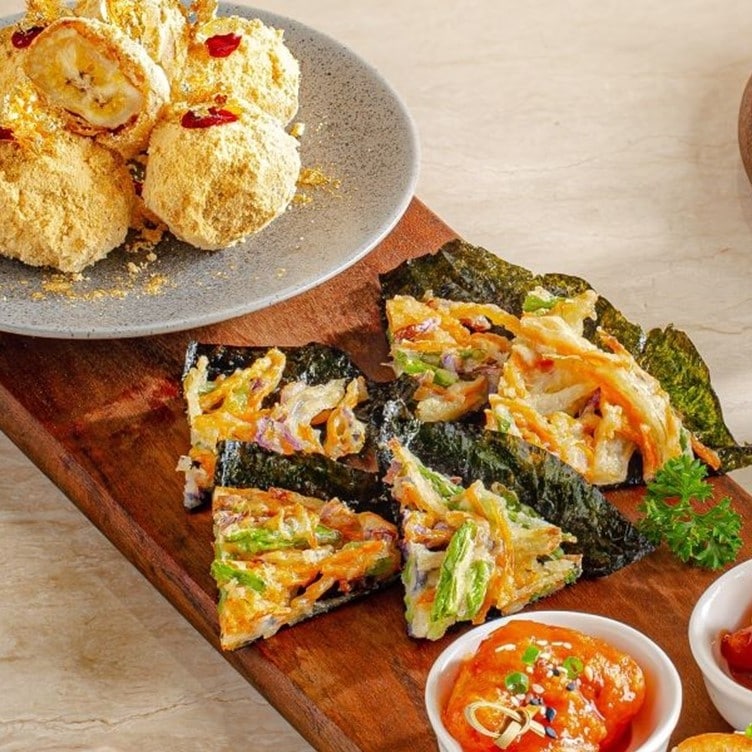 2. Gorengan Platter 2. Gorengan Platter