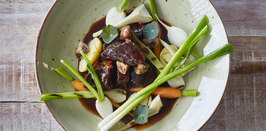 Resep Daging Sapi Bourguignon dengan Cokelat Hitam Ala Restoran