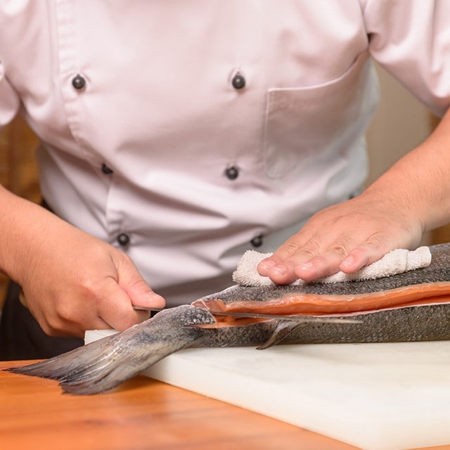 Temukan 13 Merk Pisau Dapur Terbaik untuk Hasil Potongan yang Sempurna bagi Chef 
